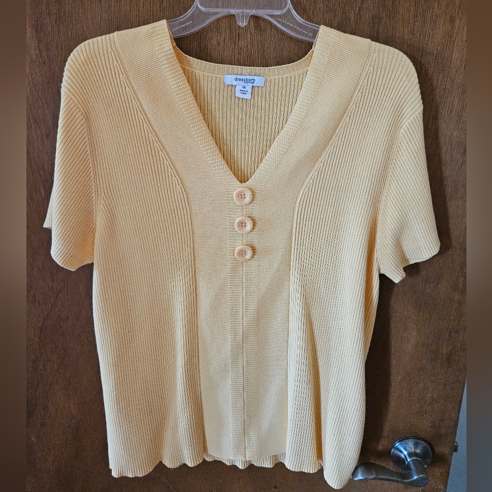 Dress Barn Sweater Women Size 1X Lt. Yellow Short Sleeve Ribbed Pullover V-neck